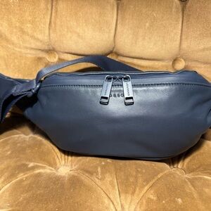 Lo & Sons Bond Belt Bag Navy RARE